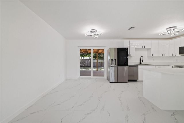8125 N SOCRUM LOOP ROAD, Lakeland, FL 33809