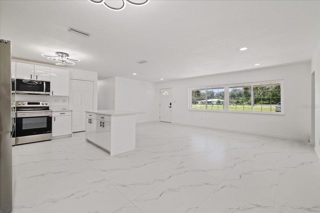 8125 N SOCRUM LOOP ROAD, Lakeland, FL 33809