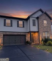 215 Foxhill Drive, Dawsonville, GA 30534