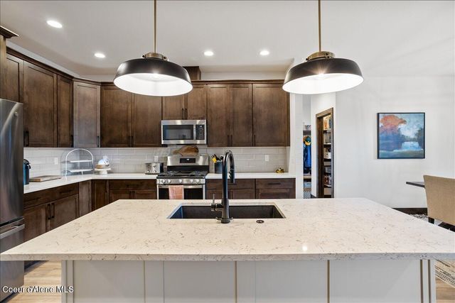 207 Madera Drive, Sandpoint, ID 83864