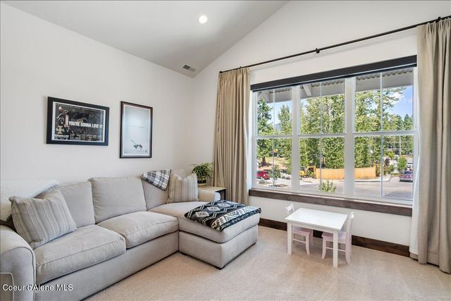 207 Madera Drive, Sandpoint, ID 83864