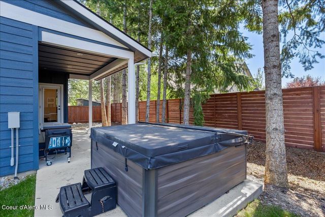 207 Madera Drive, Sandpoint, ID 83864