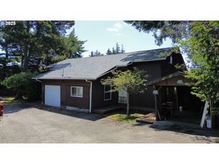 2011 OHIO Ave, North Bend, OR 97459