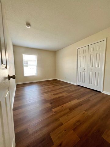 532 SW Kabot Avenue, Port St Lucie, FL 34953