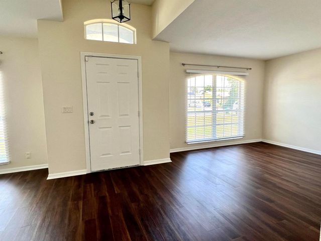 532 SW Kabot Avenue, Port St Lucie, FL 34953