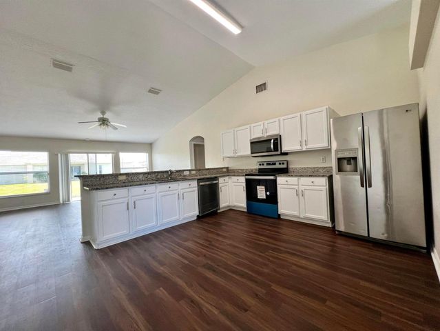 532 SW Kabot Avenue, Port St Lucie, FL 34953