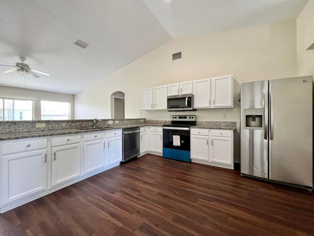 532 SW Kabot Avenue, Port St Lucie, FL 34953