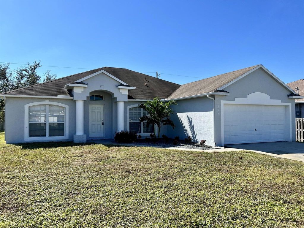 532 SW Kabot Avenue, Port St Lucie, FL 34953