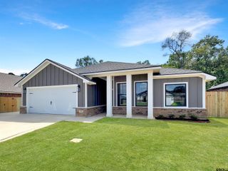 16222 Crossing Cir, Lindale, TX 75771