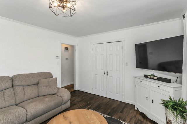 991 Ferngate Drive, Franklin Square, NY 11010