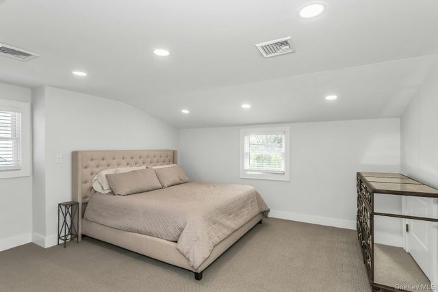 991 Ferngate Drive, Franklin Square, NY 11010
