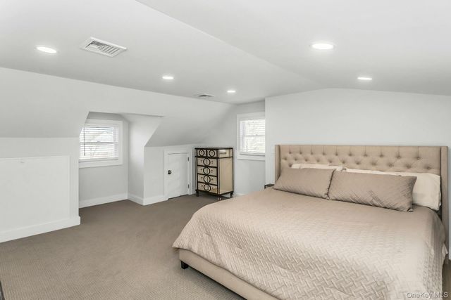 991 Ferngate Drive, Franklin Square, NY 11010