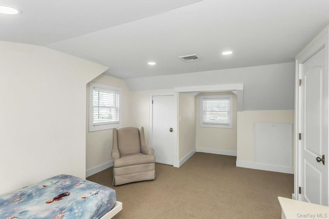 991 Ferngate Drive, Franklin Square, NY 11010