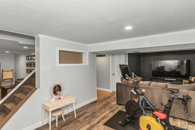 991 Ferngate Drive, Franklin Square, NY 11010