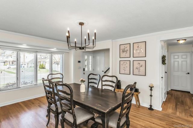 991 Ferngate Drive, Franklin Square, NY 11010