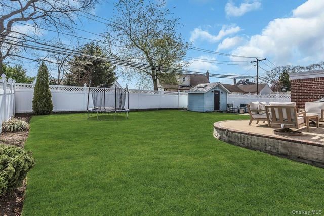 991 Ferngate Drive, Franklin Square, NY 11010