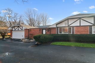 1 Harrogate on Oxford Road, Rolling Meadows, IL 60008