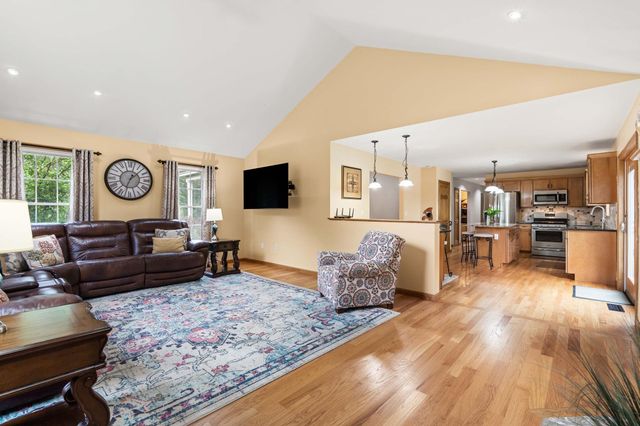 52 Oak Hill Road, Brookline, NH 03033