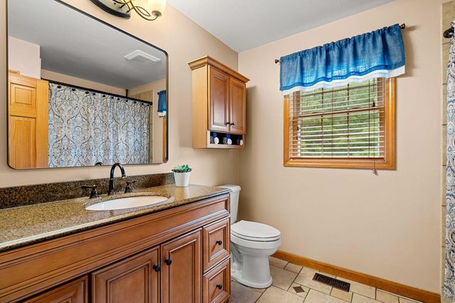 52 Oak Hill Road, Brookline, NH 03033
