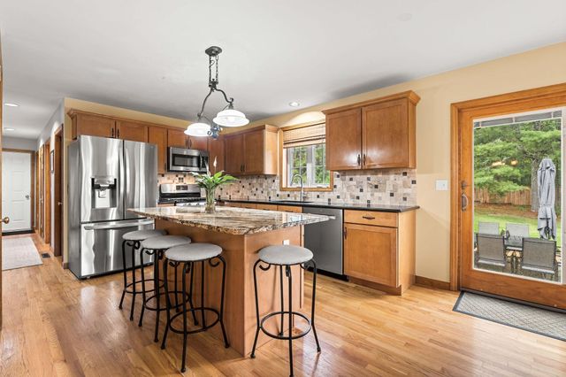 52 Oak Hill Road, Brookline, NH 03033