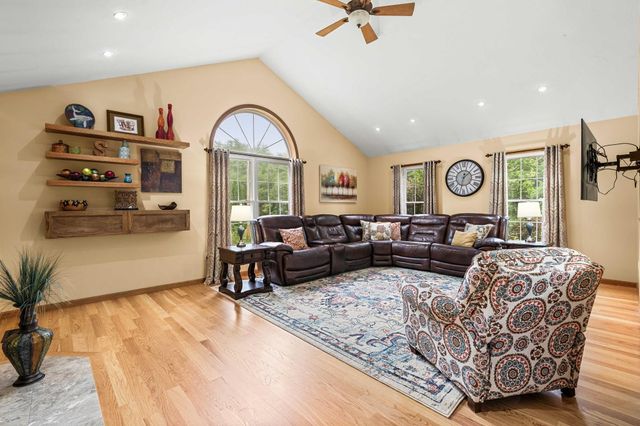 52 Oak Hill Road, Brookline, NH 03033