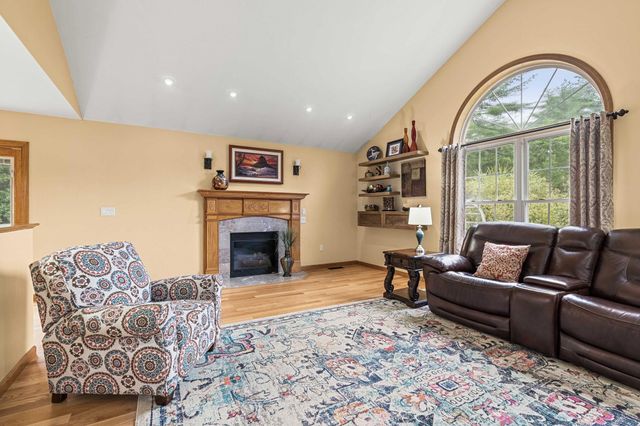52 Oak Hill Road, Brookline, NH 03033