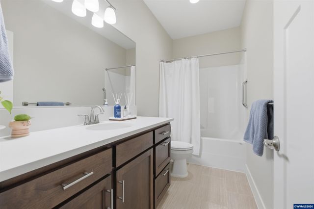 1784 Settlers Spring Dr NW, Salem, OR 97304