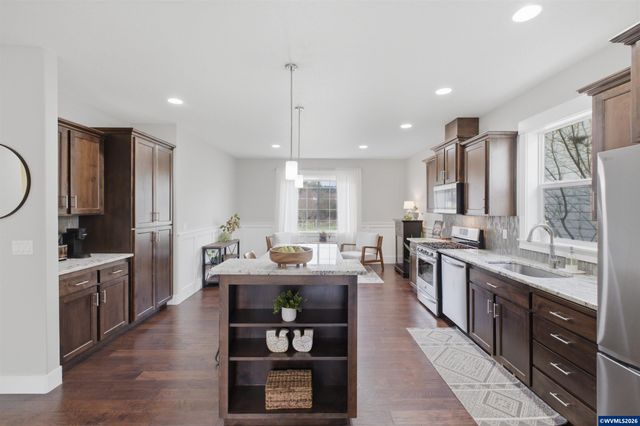 1784 Settlers Spring Dr NW, Salem, OR 97304