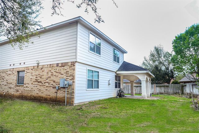 8711 Preston Field Lane, Houston, TX 77095