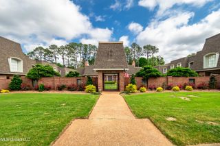 420 Saint Andrews Drive, #A2-4, Jackson, MS 39211