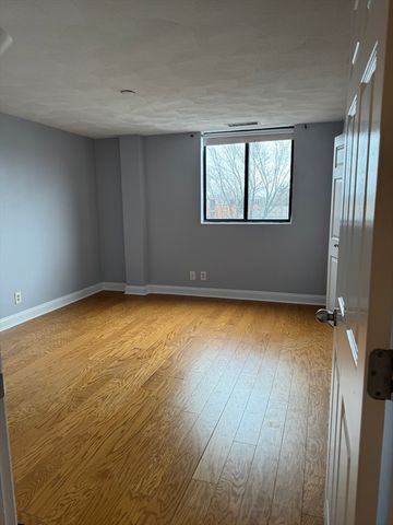 205 Ferry 408, Everett, MA 02149