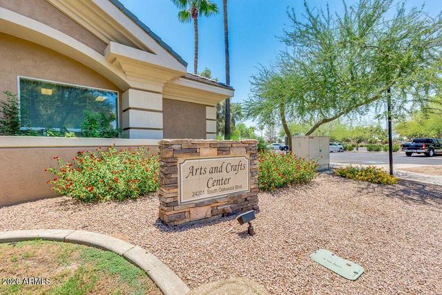 24322 S STARCREST Drive, Sun Lakes, AZ 85248