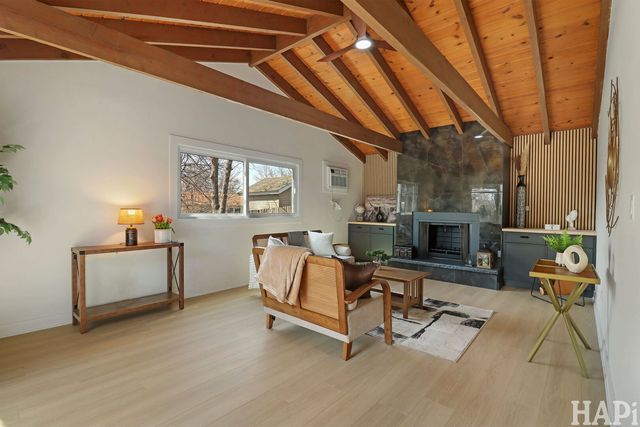 308 Wianno Lane, Schaumburg, IL 60194