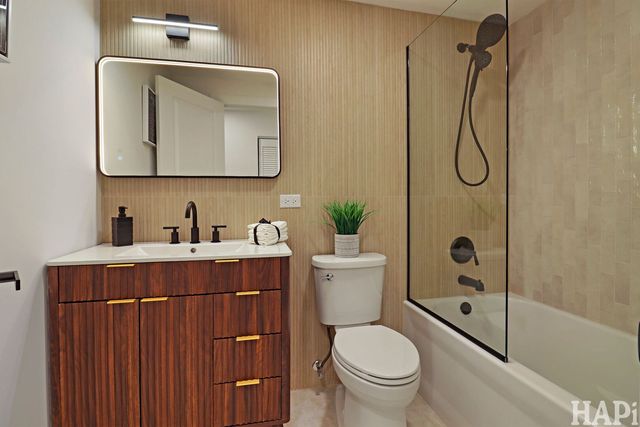 308 Wianno Lane, Schaumburg, IL 60194