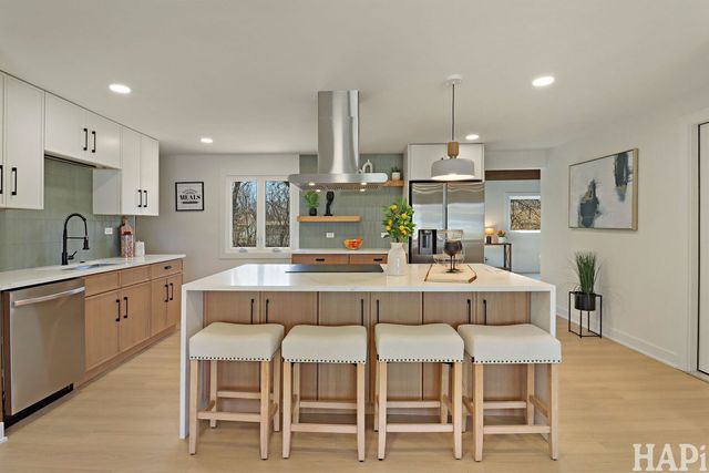 308 Wianno Lane, Schaumburg, IL 60194