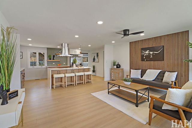 308 Wianno Lane, Schaumburg, IL 60194