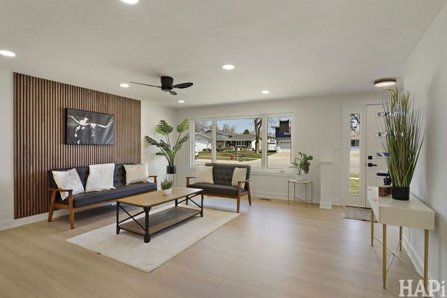 308 Wianno Lane, Schaumburg, IL 60194