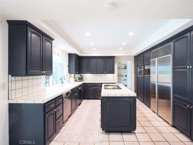 23 Country Meadow Road, Rolling Hills Estates, CA 90274