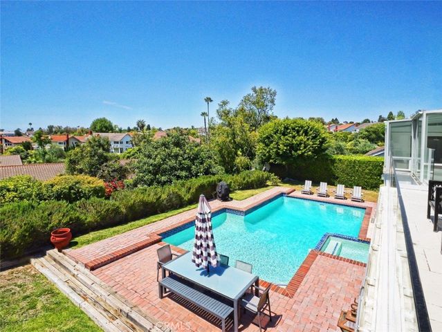 23 Country Meadow Road, Rolling Hills Estates, CA 90274
