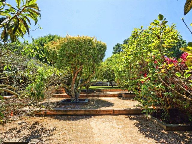 23 Country Meadow Road, Rolling Hills Estates, CA 90274