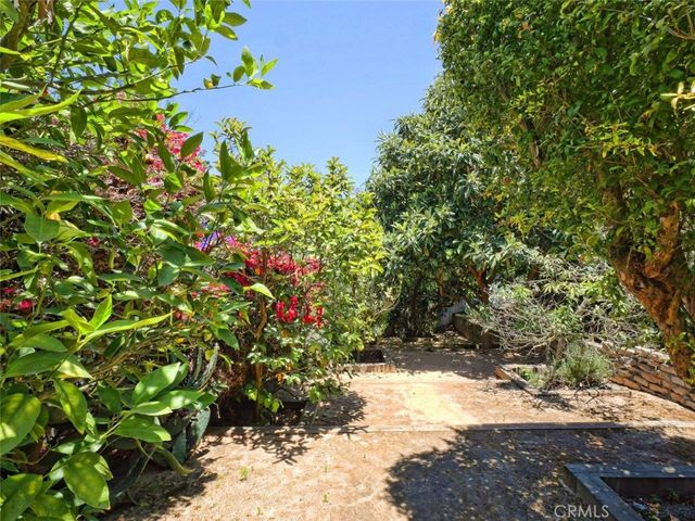 23 Country Meadow Road, Rolling Hills Estates, CA 90274