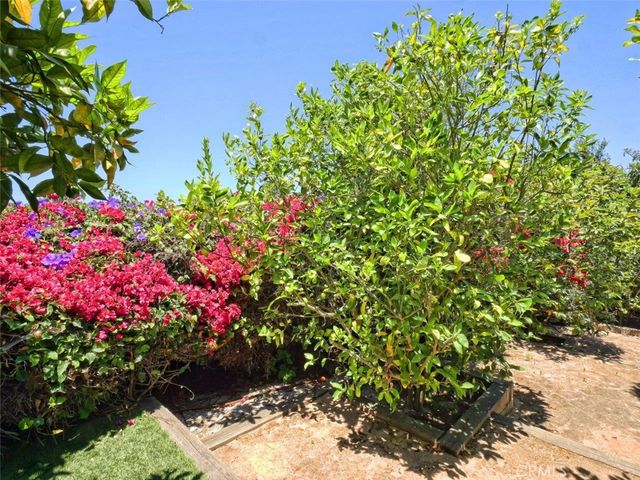 23 Country Meadow Road, Rolling Hills Estates, CA 90274