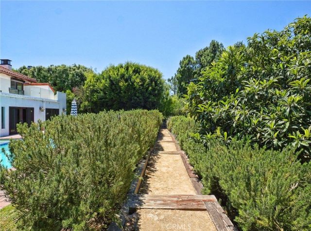 23 Country Meadow Road, Rolling Hills Estates, CA 90274