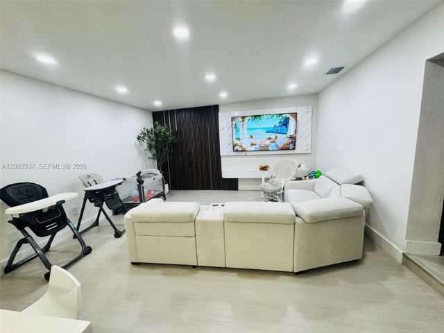75 SW 18th Avenue, Homestead, FL 33030