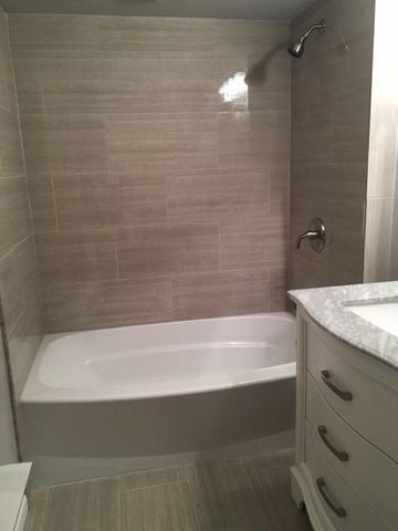 5912 W 75th Street, Overland Park, KS 66208