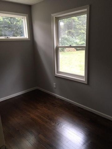 5912 W 75th Street, Overland Park, KS 66208