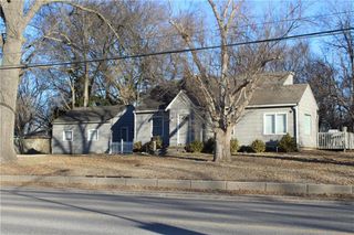 5912 W 75th Street, Overland Park, KS 66208