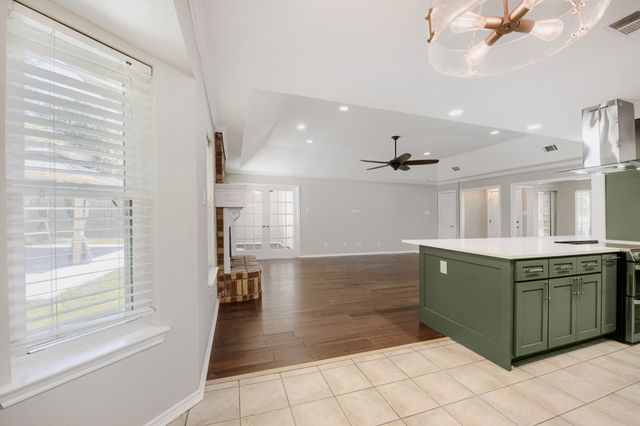 10104 Stoneleigh Drive, Benbrook, TX 76126