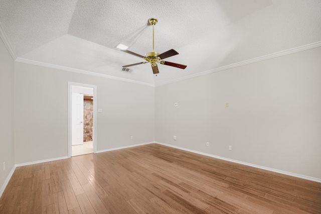 10104 Stoneleigh Drive, Benbrook, TX 76126