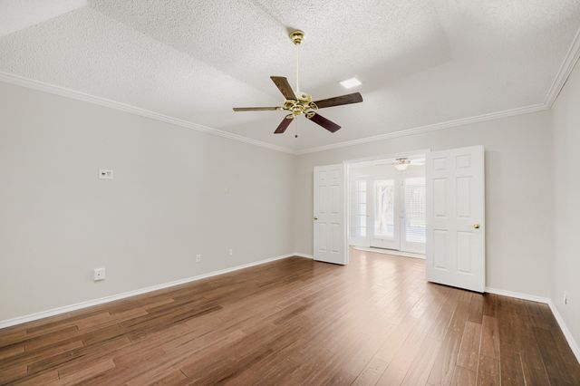 10104 Stoneleigh Drive, Benbrook, TX 76126